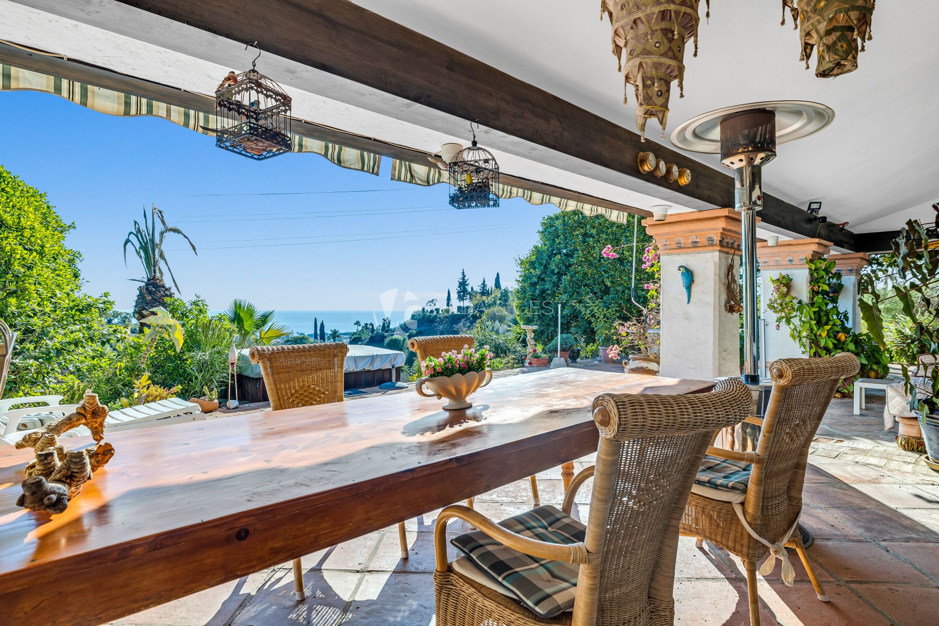 Finca Cortijo en Selwo, The New Golden Mile, con Espectaculares Vistas al Mar