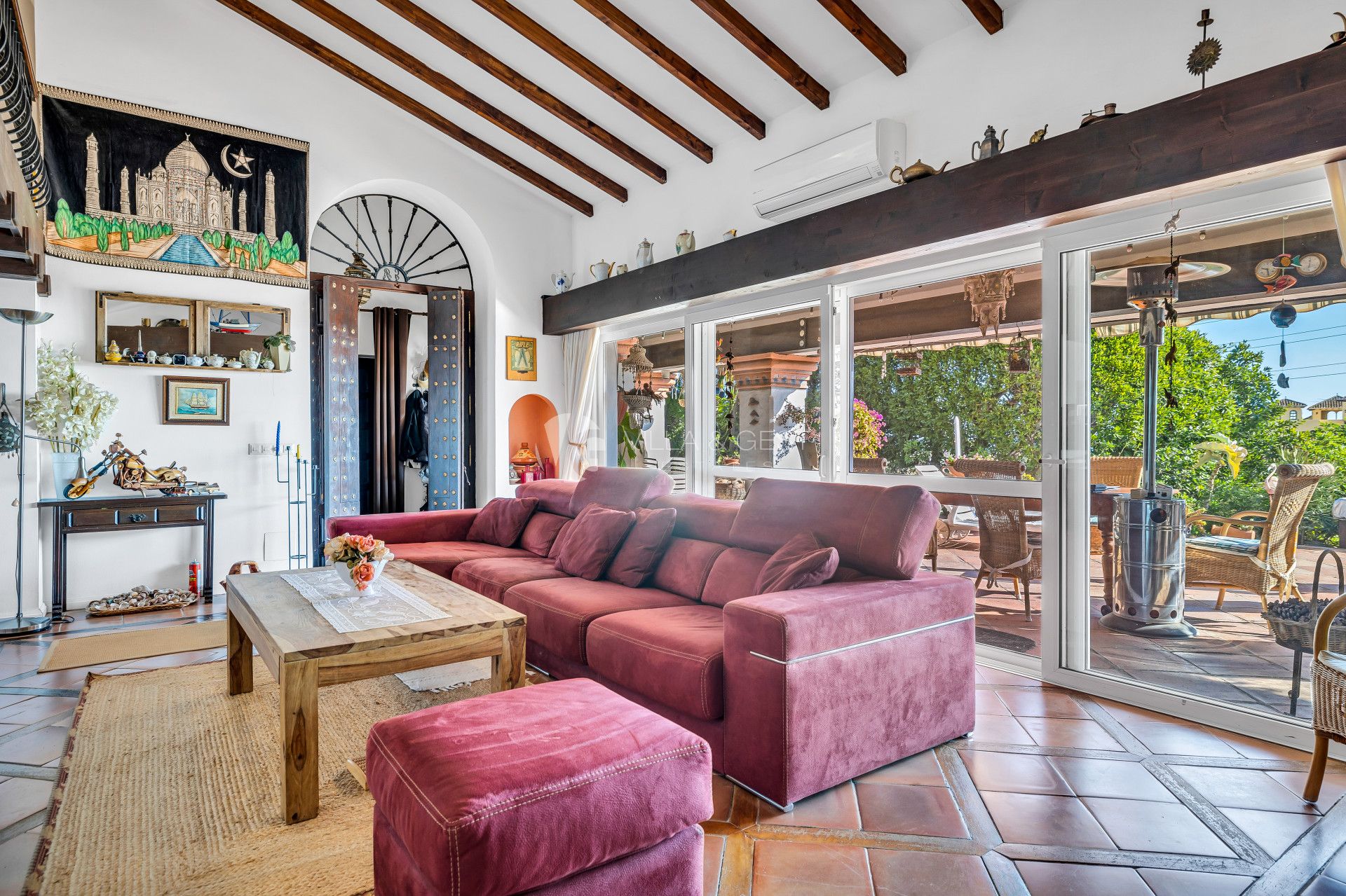 Finca Cortijo en Selwo, The New Golden Mile, con Espectaculares Vistas al Mar