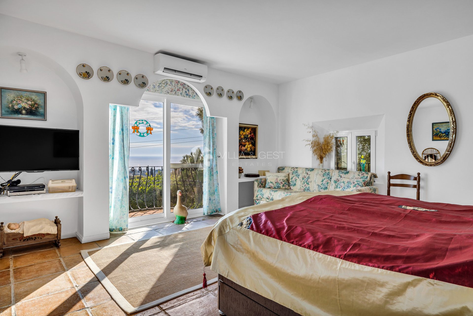 Finca Cortijo en Selwo, The New Golden Mile, con Espectaculares Vistas al Mar