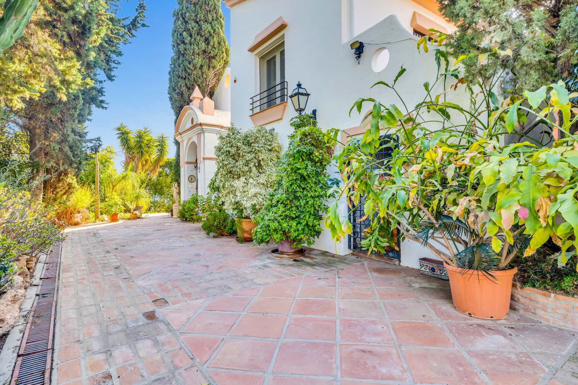Finca Cortijo en Selwo, The New Golden Mile, con Espectaculares Vistas al Mar