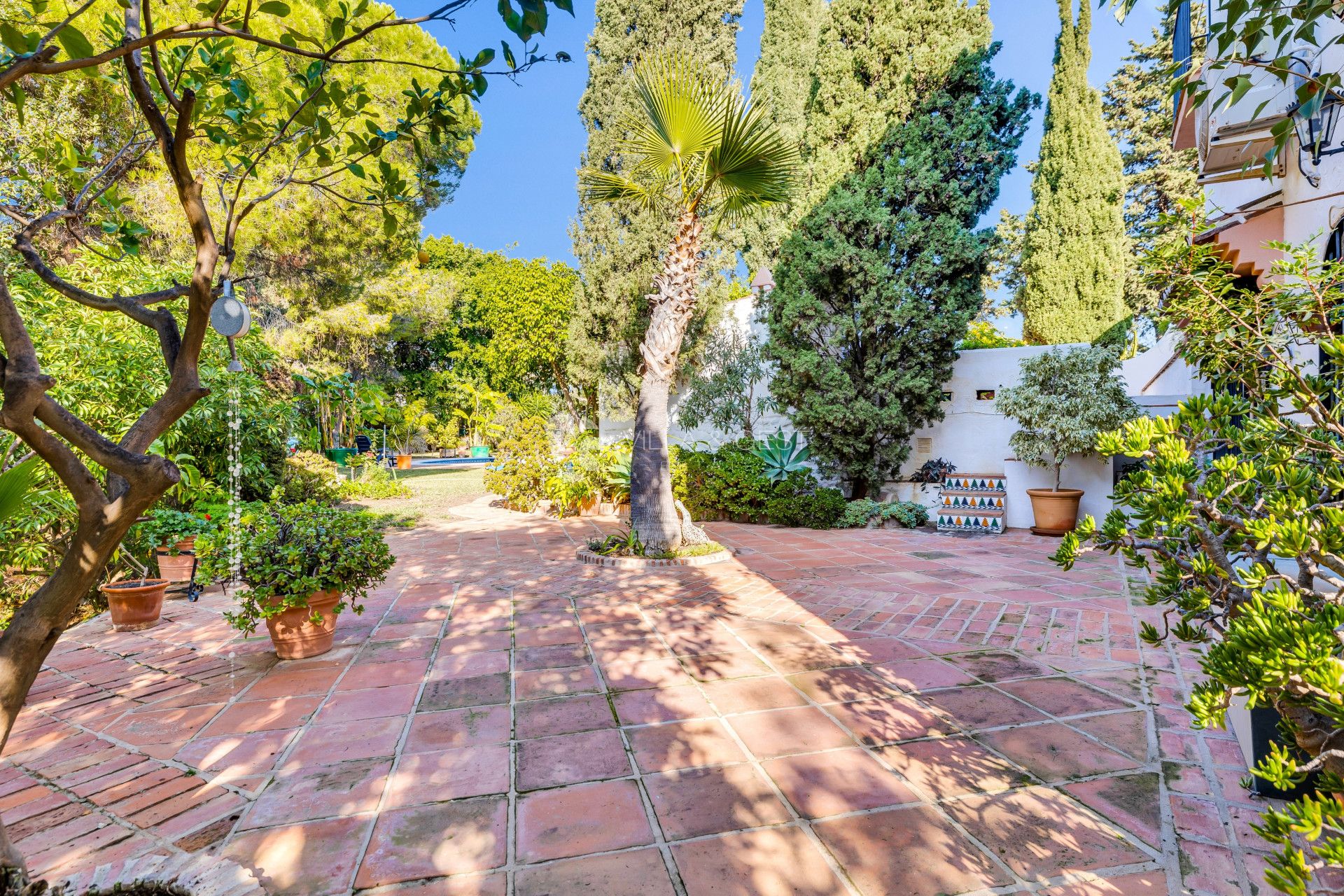 Finca Cortijo en Selwo, The New Golden Mile, con Espectaculares Vistas al Mar