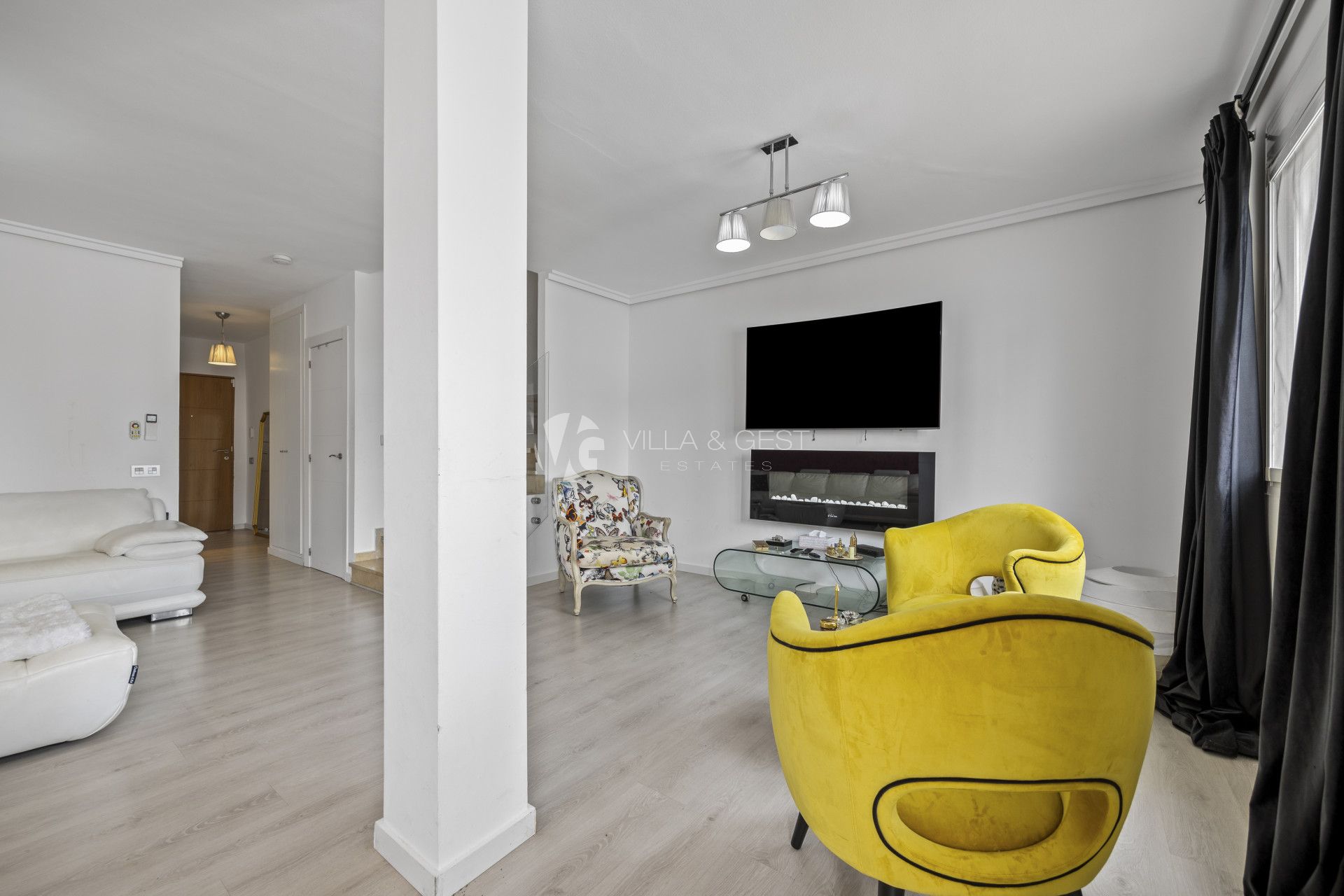 Spacious Reformed Townhouse in Bel-Air, in the New Golden Mile, Estepona