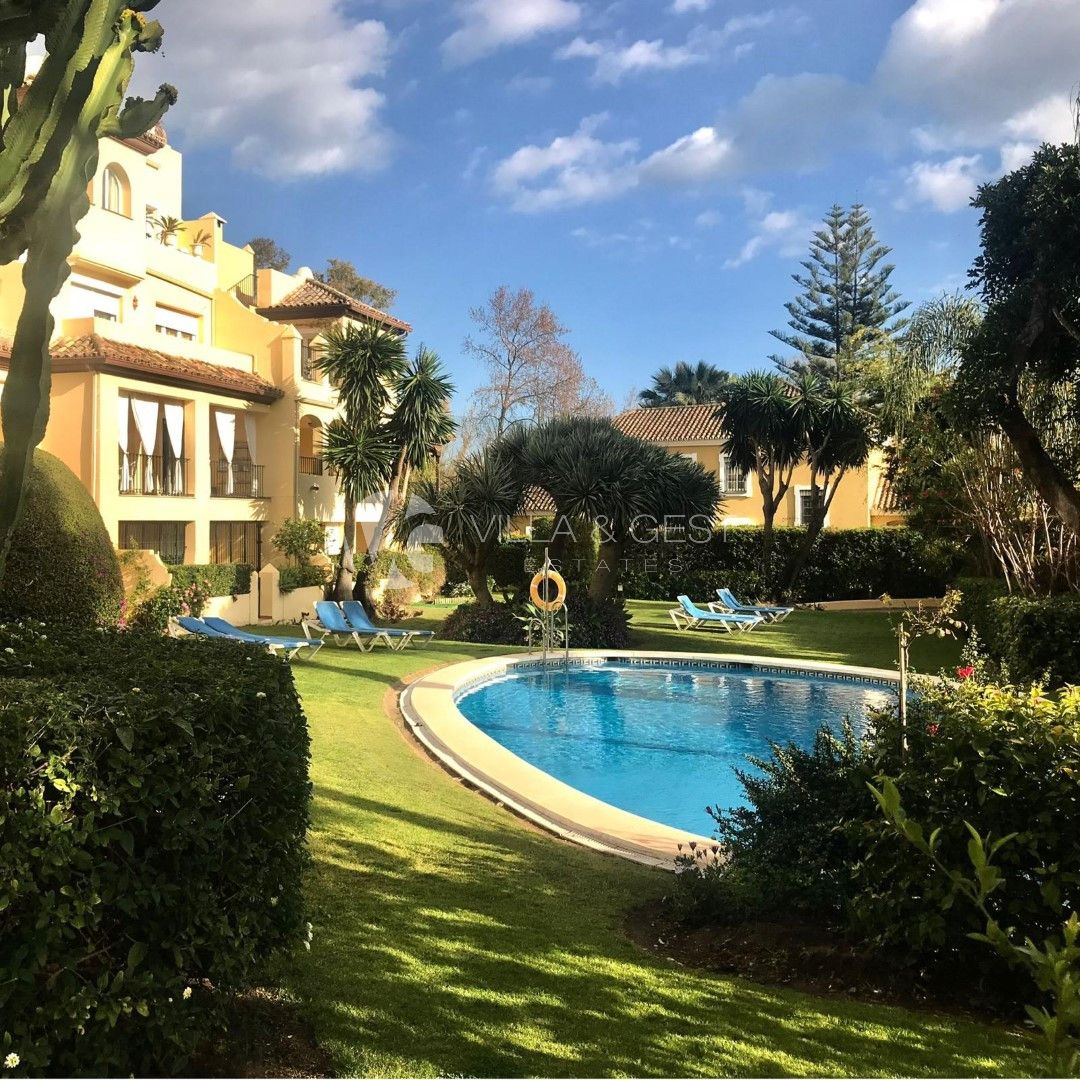 Apartment in Guadalmina Alta in a charming complex