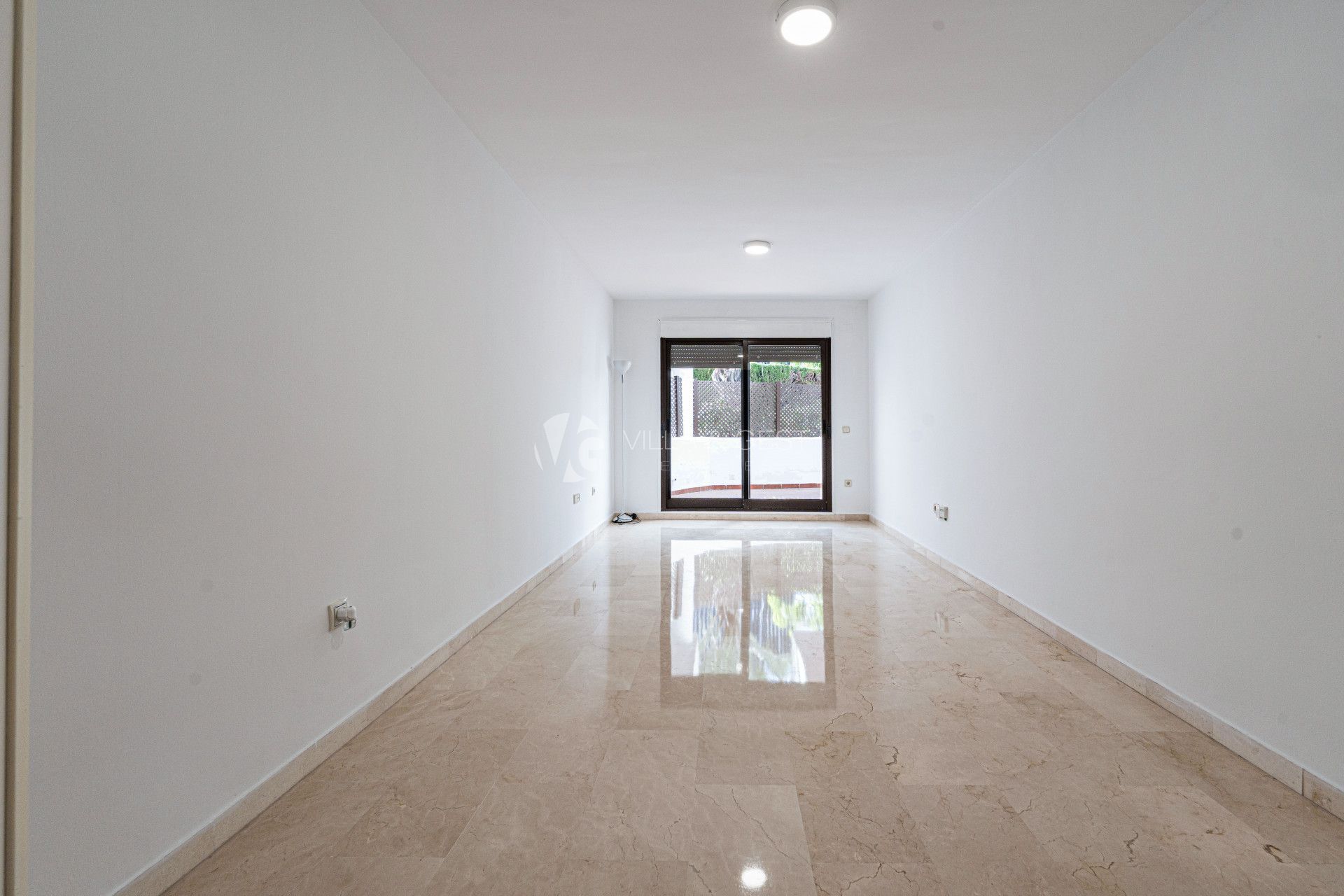 Estupendo apartamento en planta baja cerca de la playa en la nueva Milla de Oro.