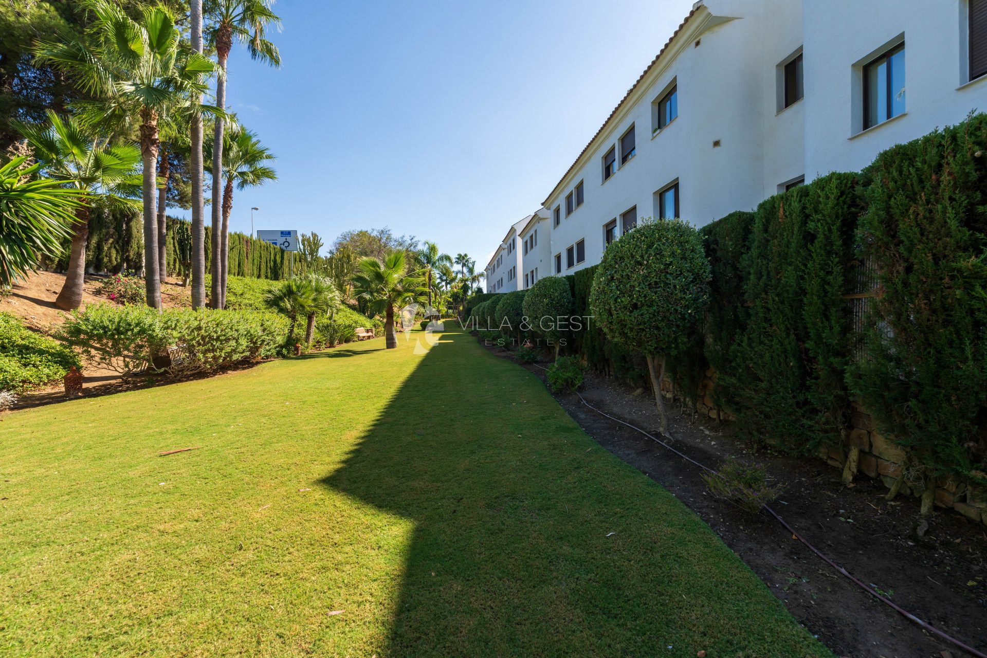 Estupendo apartamento en planta baja cerca de la playa en la nueva Milla de Oro.