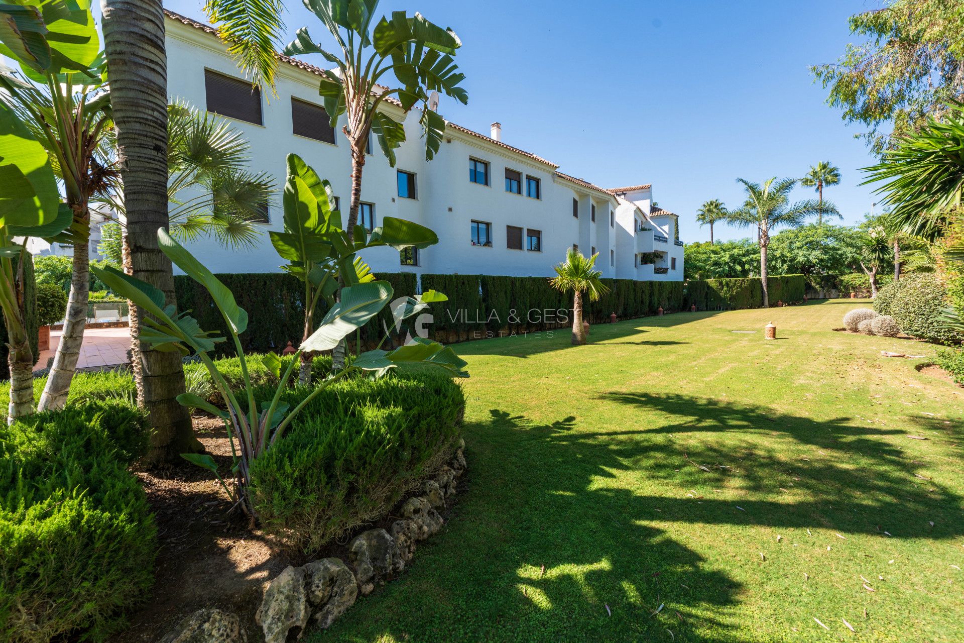 Estupendo apartamento en planta baja cerca de la playa en la nueva Milla de Oro.