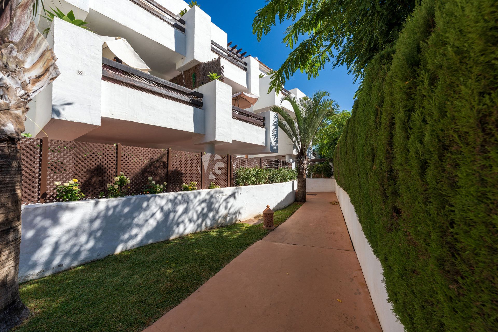 Estupendo apartamento en planta baja cerca de la playa en la nueva Milla de Oro.