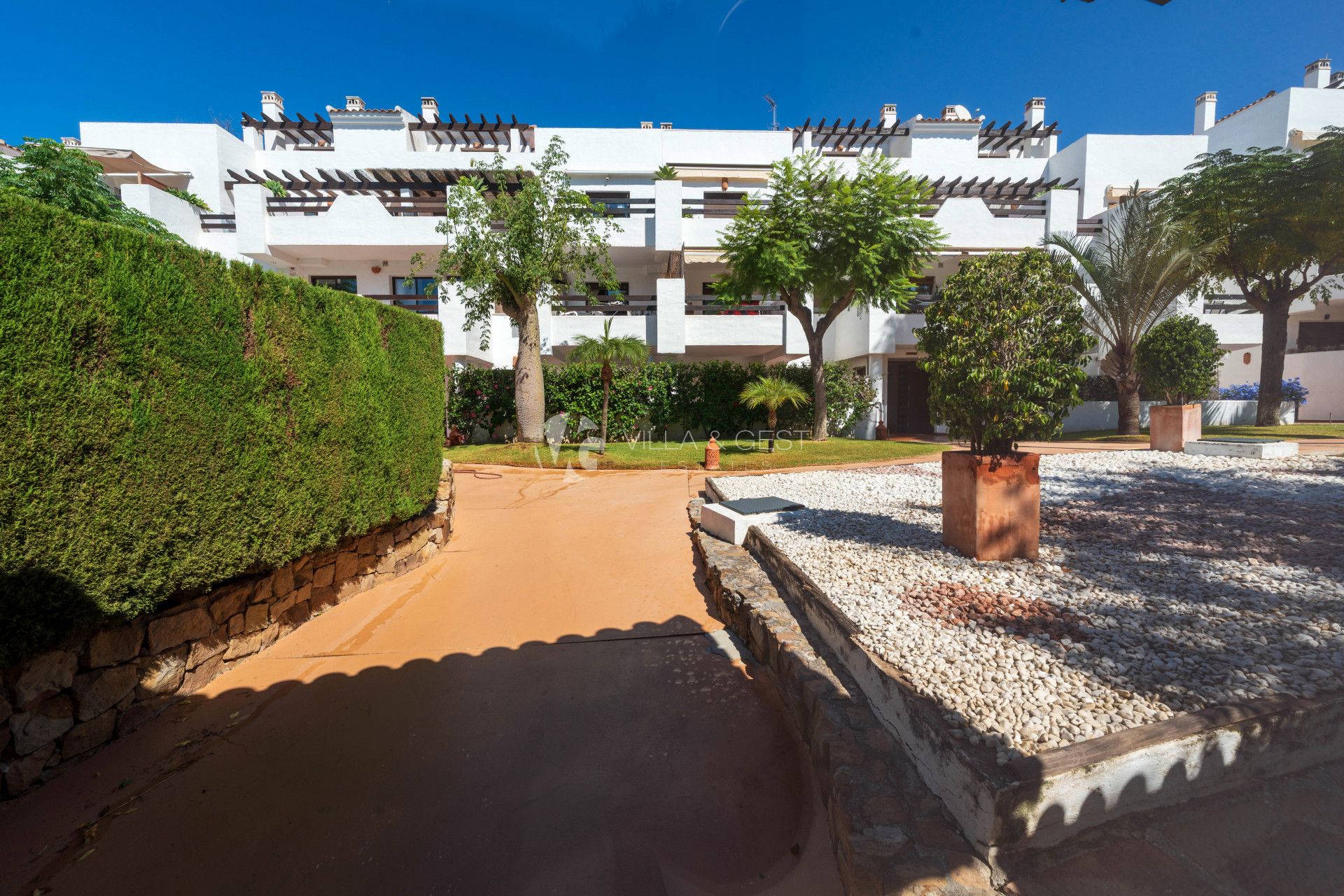 Estupendo apartamento en planta baja cerca de la playa en la nueva Milla de Oro.