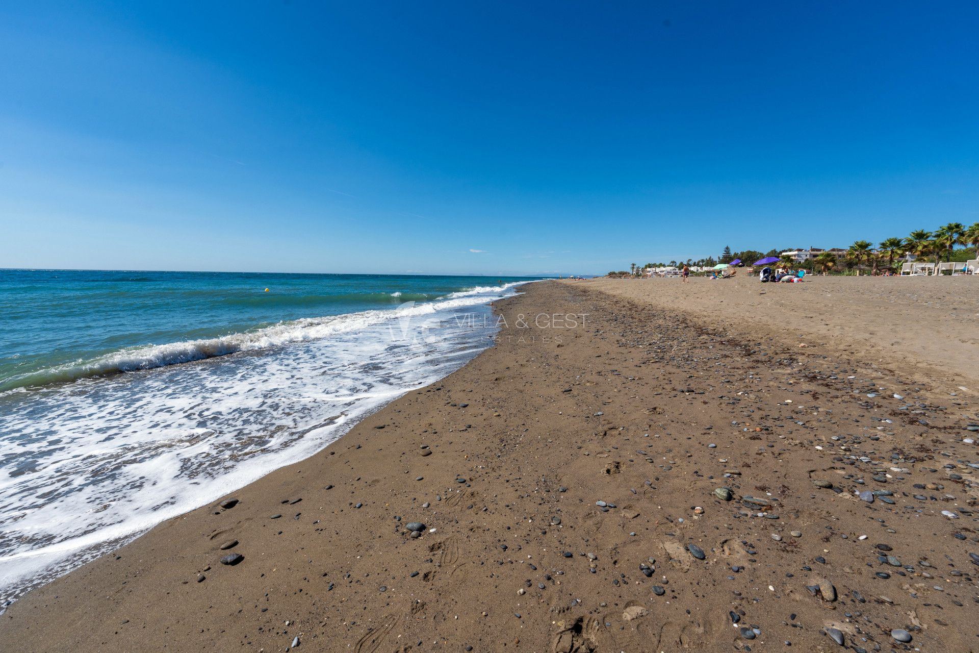 Estupendo apartamento en planta baja cerca de la playa en la nueva Milla de Oro.