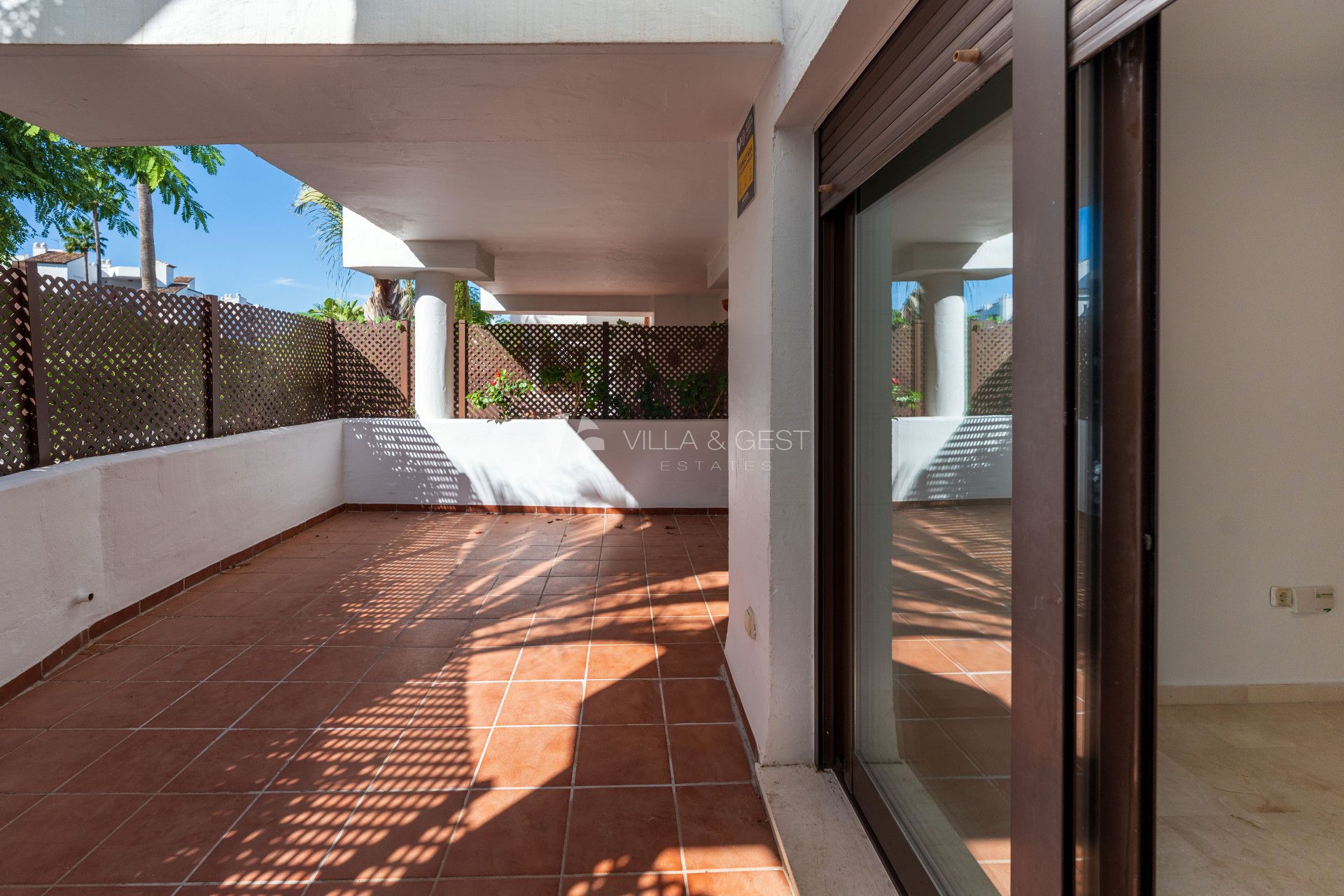 Estupendo apartamento en planta baja cerca de la playa en la nueva Milla de Oro.