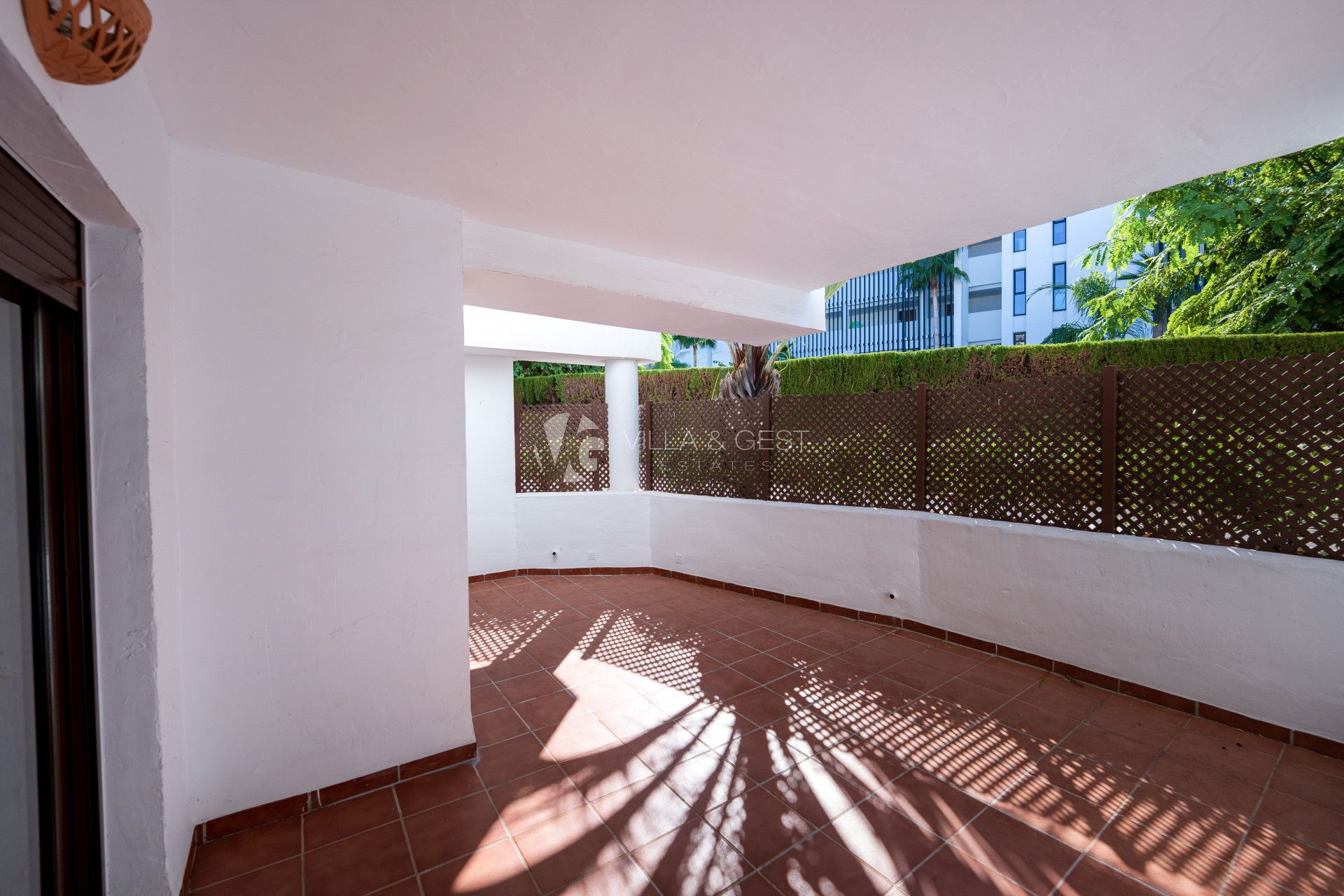 Estupendo apartamento en planta baja cerca de la playa en la nueva Milla de Oro.