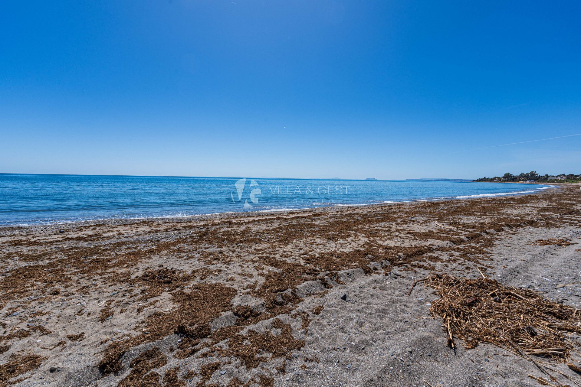 Apartamento en urbanizacion en primera linea de playa