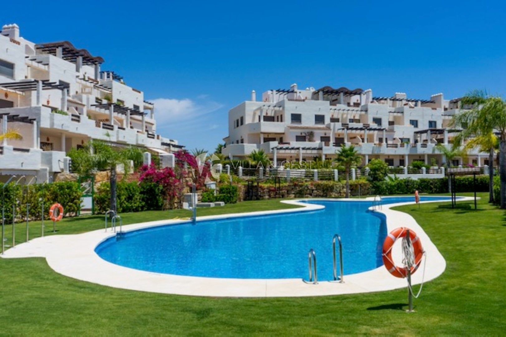 Ground Floor Apartment for sale in Estepona, Costa del Sol