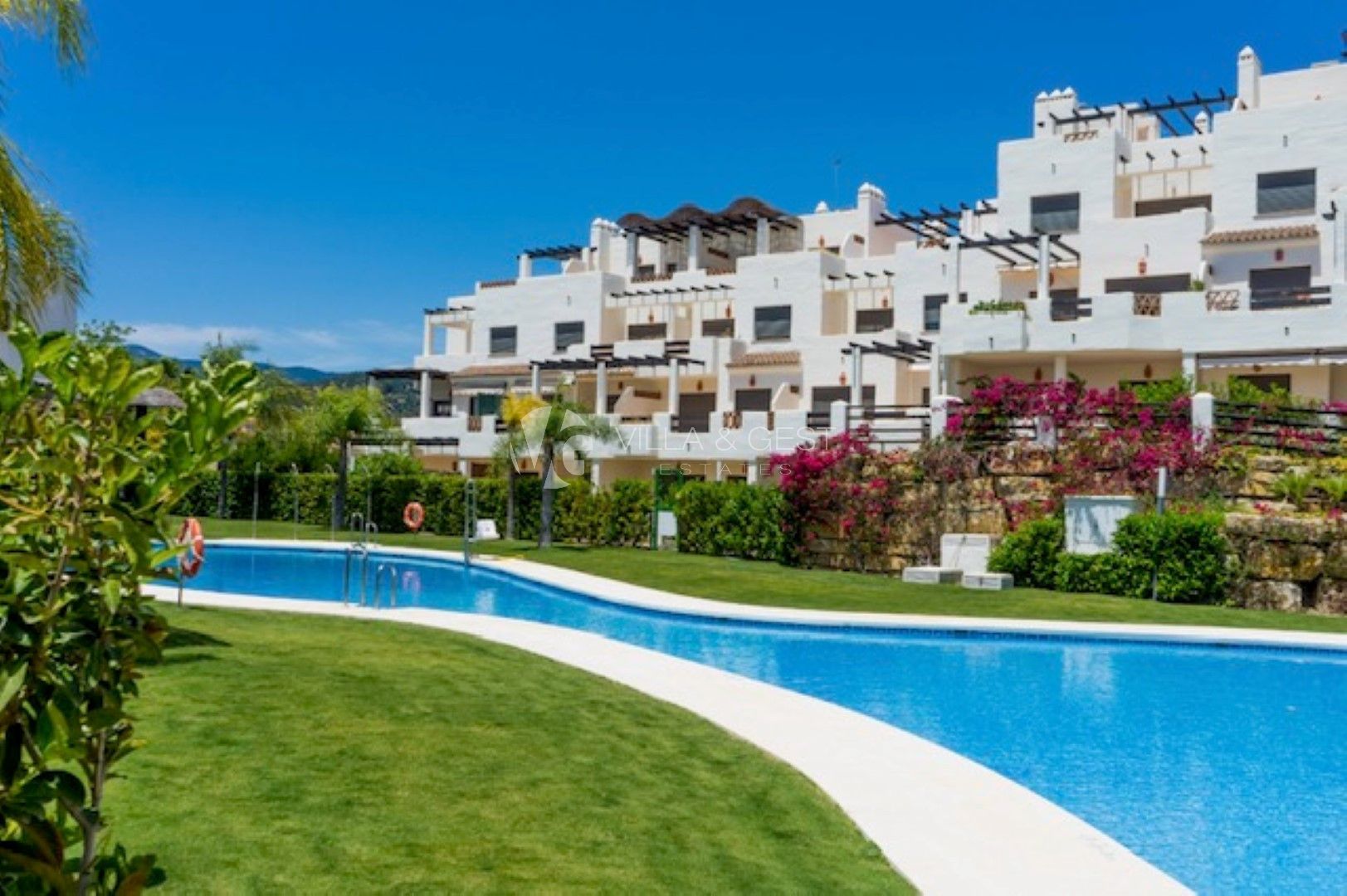 Ground Floor Apartment for sale in Estepona, Costa del Sol