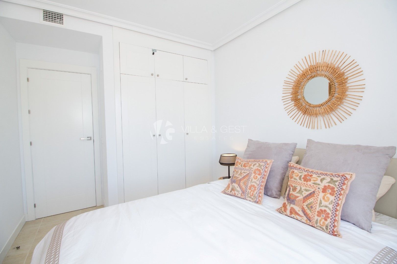 Ground Floor Apartment for sale in Estepona, Costa del Sol