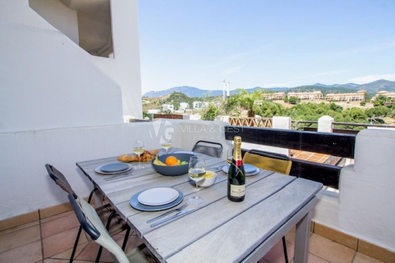 Ground Floor Apartment for sale in Estepona, Costa del Sol